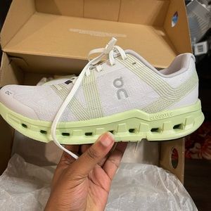 On Cloud GO Women’s Running Shoes